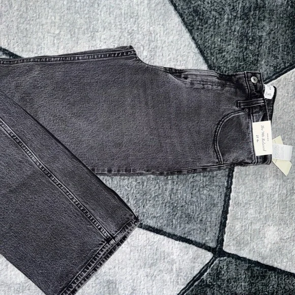 Abercrombie & Fitch Black Straight-Leg Jeans Versatile Style - Picture 4 of 4